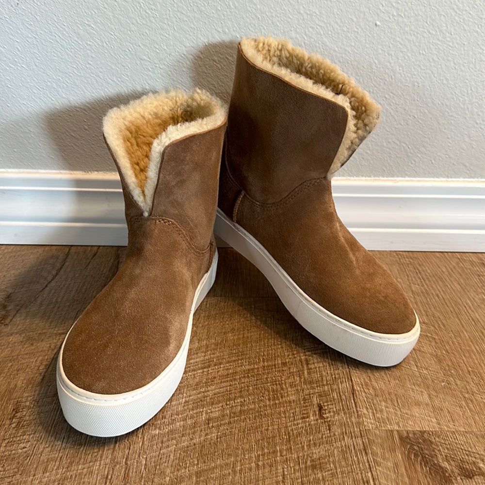 NEW WITH TAGS - Women’s Ugg Boots